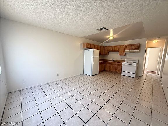 3rd image of 4220 Stewart Ave APT 2