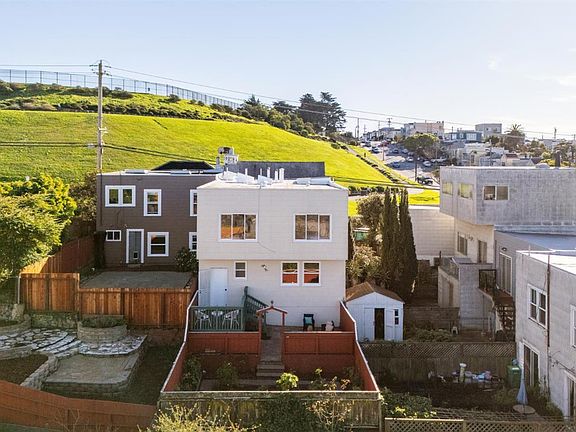 2nd image of 2030 Ortega St