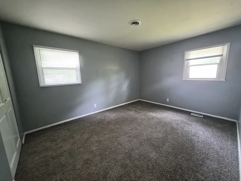 3921 Malibu Dr — Photo 13