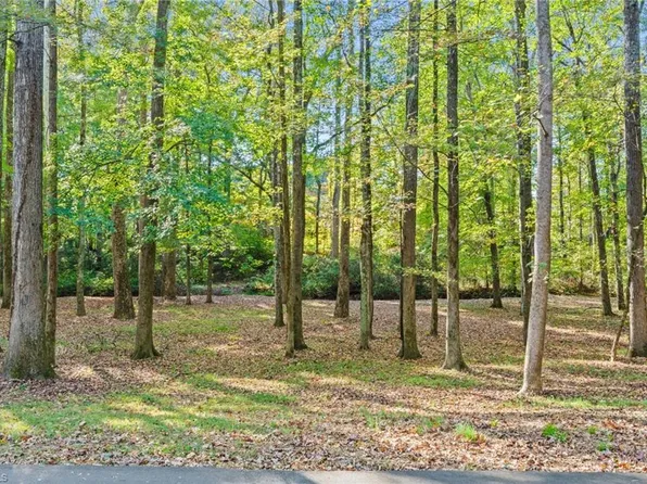 720 Saint Cloud Dr, Statesville, NC 28625