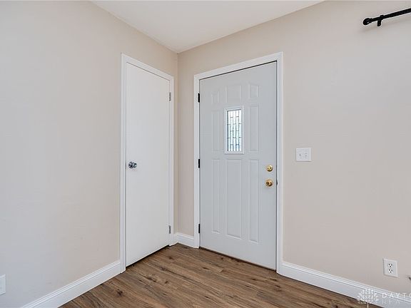 3rd image of 3949 New York Dr