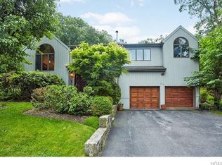 215 Briarwood Dr, Somers, NY 10589