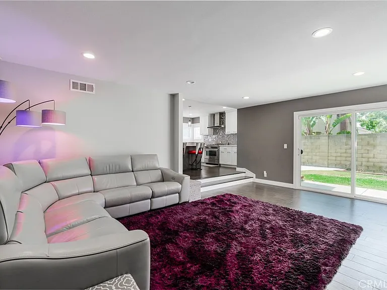 13014 Espinheira Dr — Photo 13