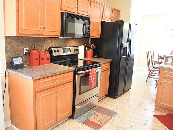 4th image of 45 Lincolnshire Ln