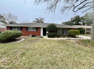2 Lexington Pl, Gulfport, MS 39507