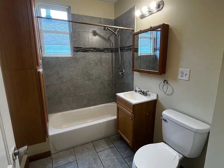1540 Kenilworth Ave #2 — Photo 2