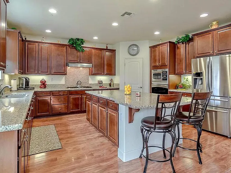 2454 Muller Pl — Photo 3