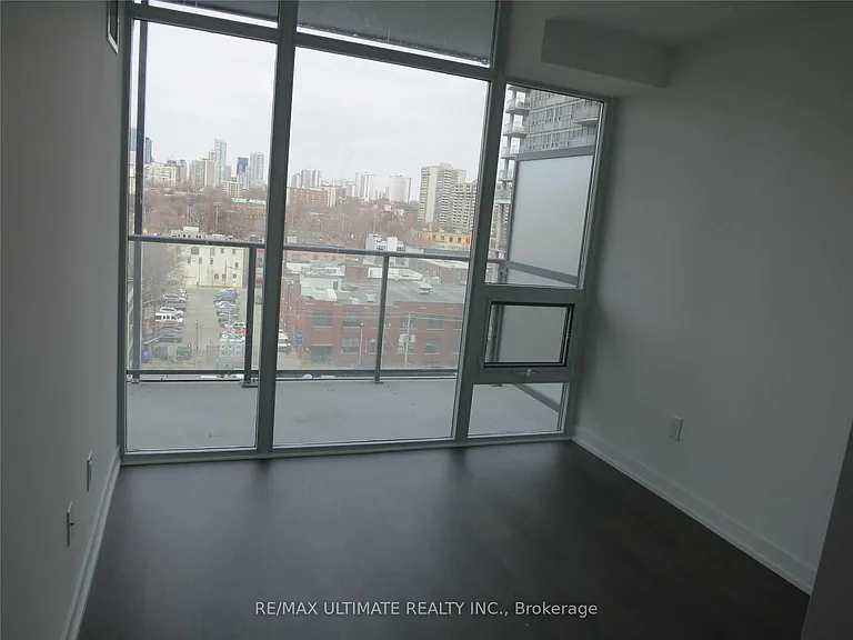 105 George St #815 — Photo 6