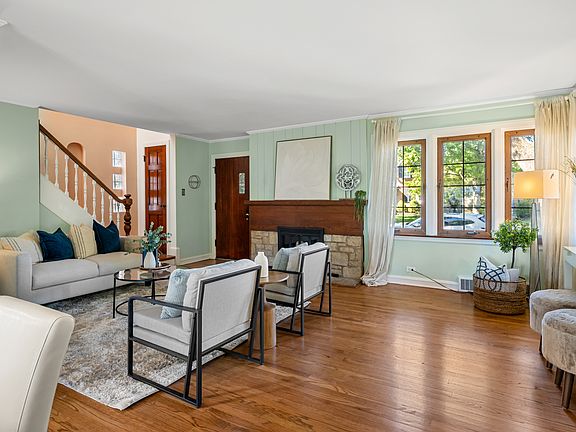 5th image of 3135 Elm Ave