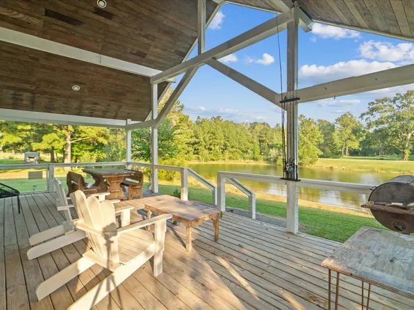 69 Shadow Lake Dr, Hattiesburg, MS 39401