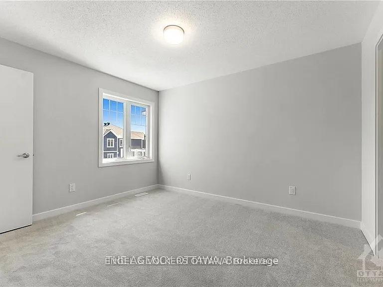 89 Hackamore Cres — Photo 17