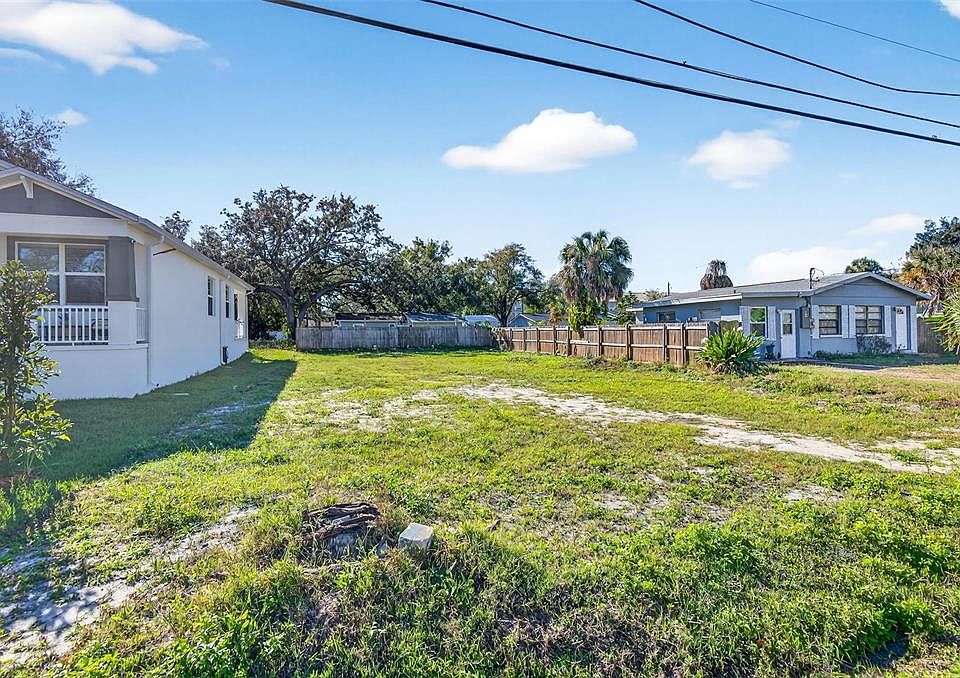 1st image of 3242 Roxborough Ave #4