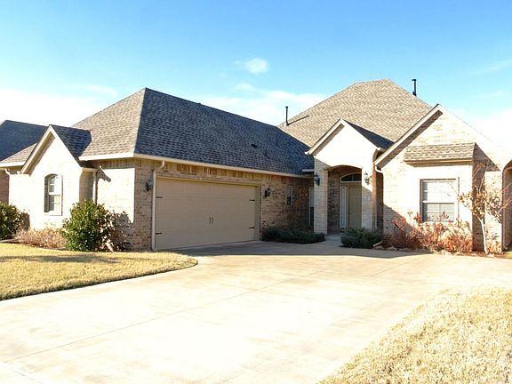 2nd image of 8405 NW 124th Cir