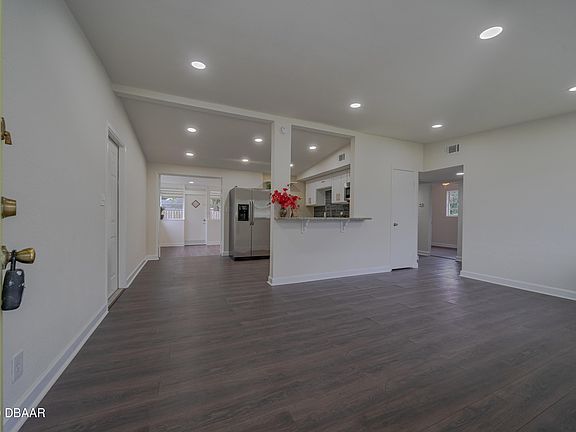 2nd image of 199 Lee St