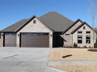 5505 W Canopy Meadows Dr, Rogers, AR 72758