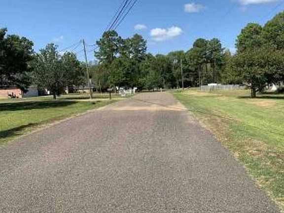 Exterior Neighborhood (street photo)