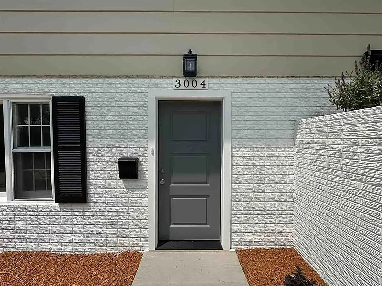 3004-3006 Stanford Ave — Photo 2