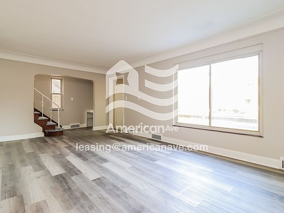 1224036_003_living_room_13787766.jpg