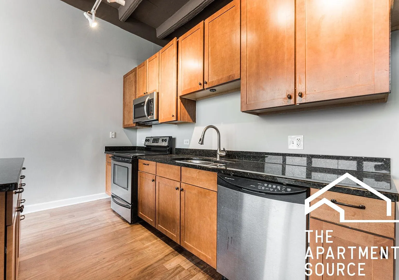 Modern 2 Bed/2 Bath Condo in Chicago | Available 8/29 | $2995 - 4133 W Belmont, IL — Photo 4