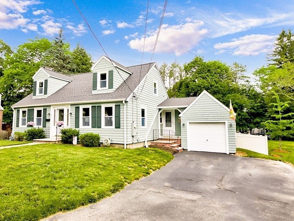 424 South St, Reading, MA 01867 Zillow