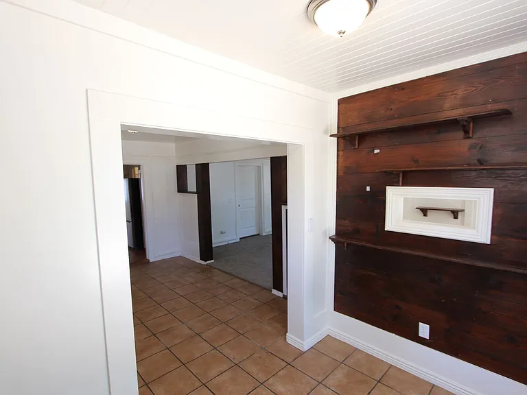 24 W C Riv — Photo 12