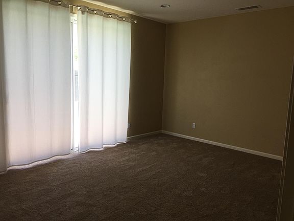 3rd image of 211 Aldeburgh Cir