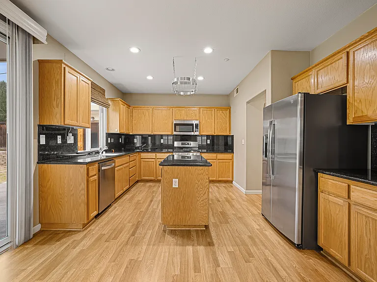729 Copperfield Ct — Photo 12