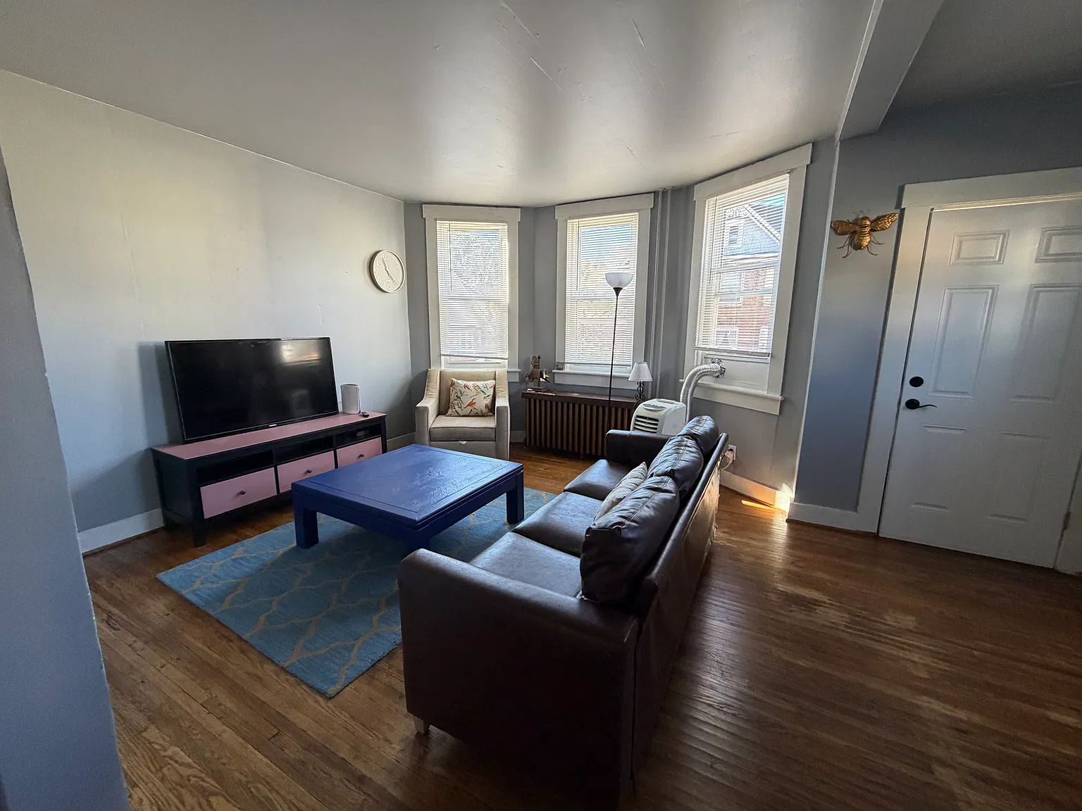 102 Oak St — Photo 1