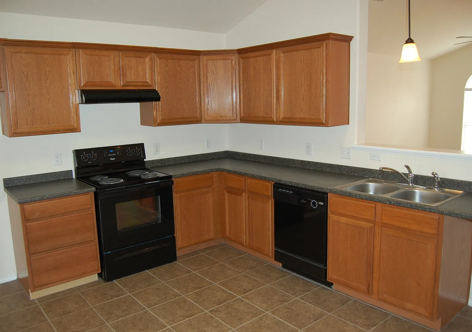 Great 3/2/2 Home in Monterey - Frenship School District — Photo 3