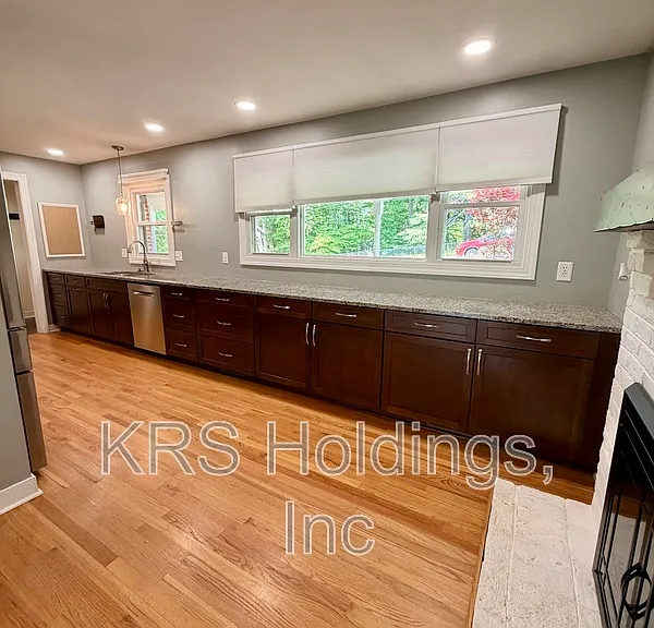 6048 Rhonda Rd — Photo 3