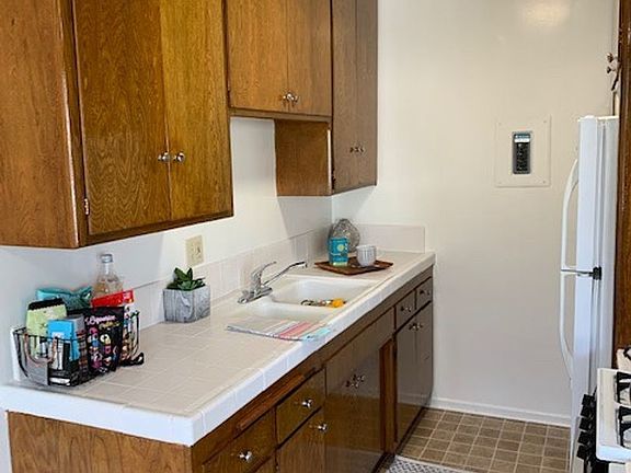 2nd image of 567 N Holliston Ave APT 6