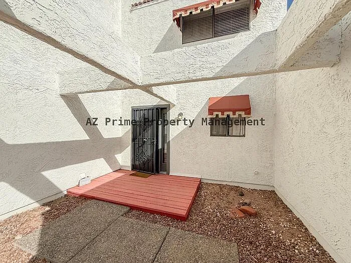 13817 N 42nd St — Photo 3