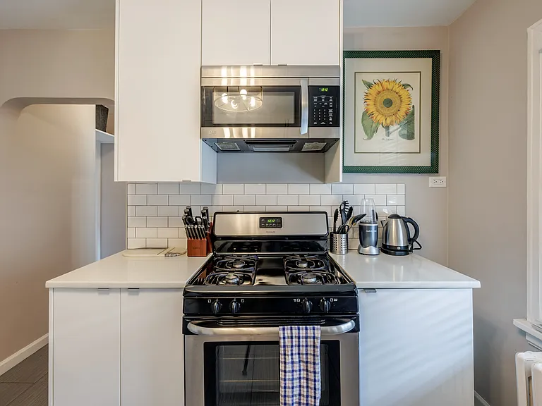 2612 Utica St — Photo 8