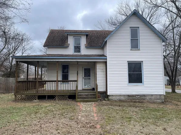 403 E 5th St, Cherryvale, KS 67335