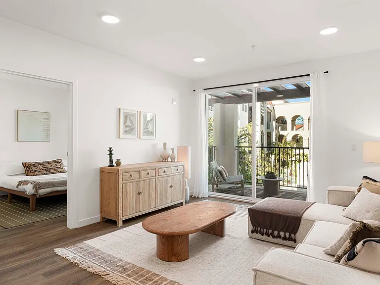 Eddy Redondo Residences — Photo 67