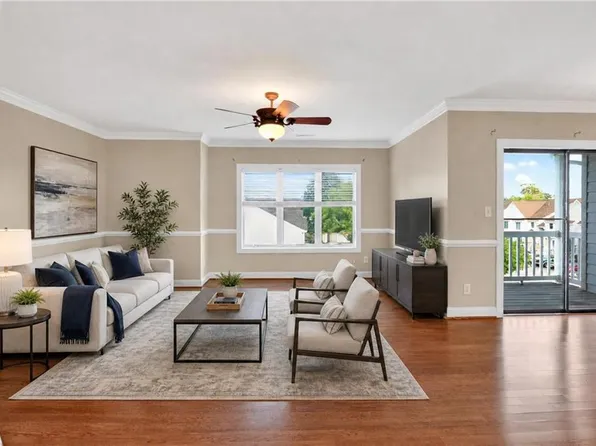 1 Sandy Point Ln Unit 216, Chesapeake, VA 23320