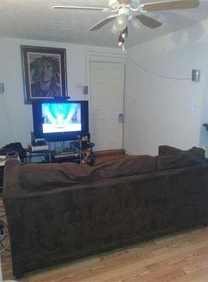 5th image of 1015 Winthrop Ave #1