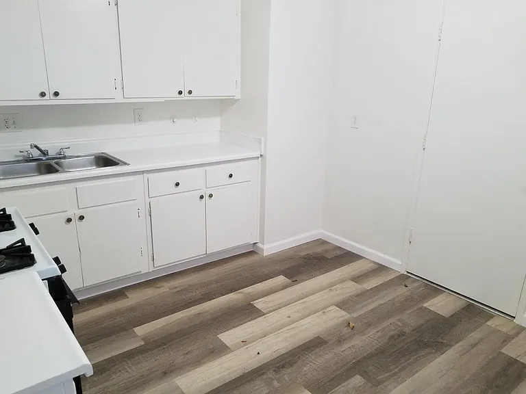 4092 Pine St — Photo 7