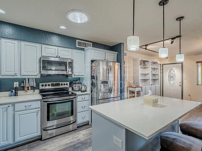 1022 W Apollo Ave — Photo 32