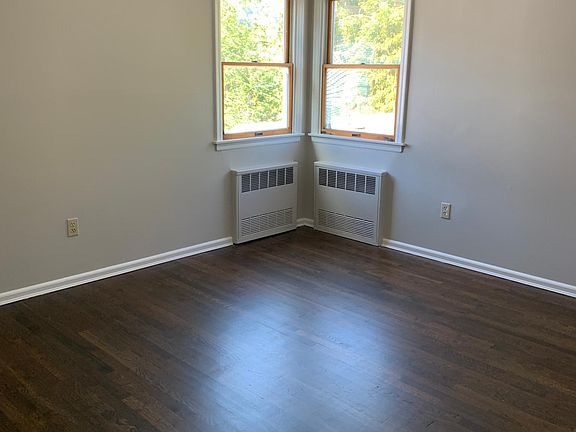 4th image of 141 S Kensington Ave