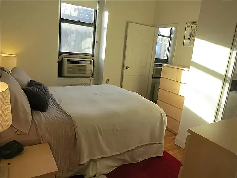 222 W 15th St #6F — Photo 7