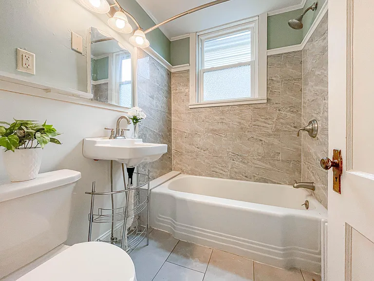 91 Saint Lawrence St #1 — Photo 11