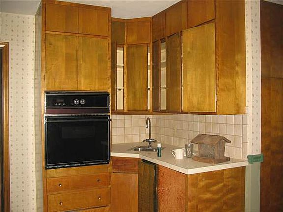 5th image of 1626 Highland Dr