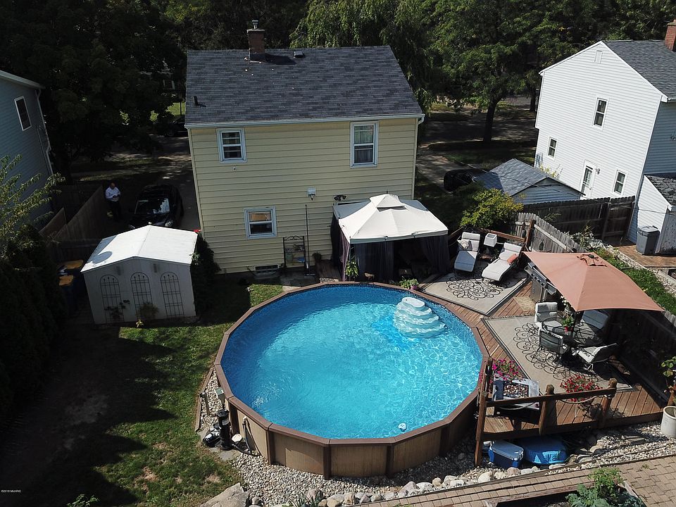 1st image of 1548 Herrick Ave NE