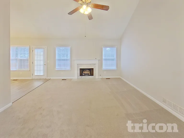 3385 Newberry Ln — Photo 2