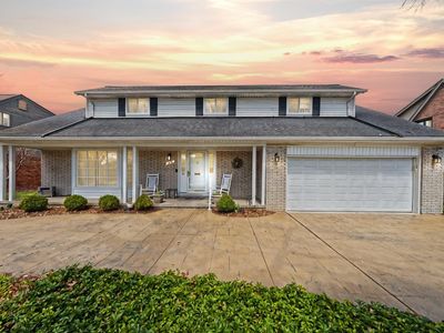 576 Woods Ln, Grosse Pointe Woods, MI, 48236
