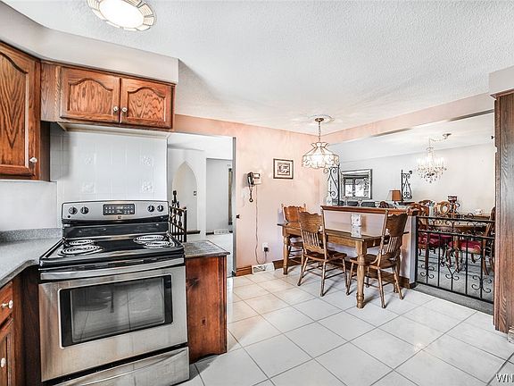 2nd image of 12 E Cherbourg Dr