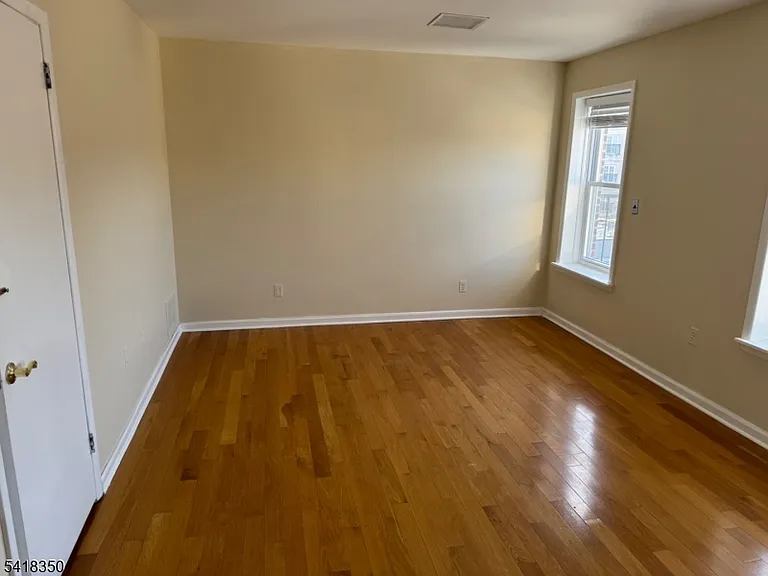 121 E Broad St #B — Photo 18