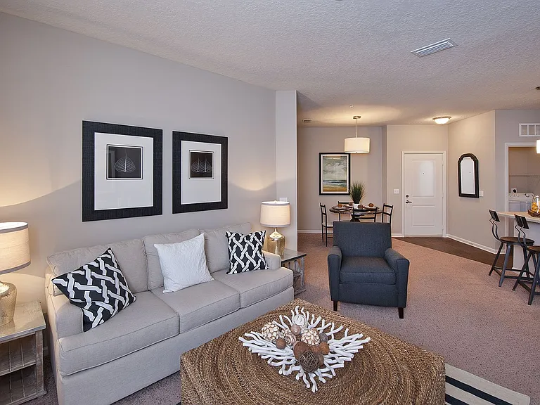 Whitepalm Apartments — Photo 5