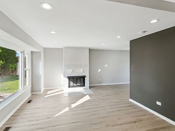 5th image of 22455 Lakeshore Dr